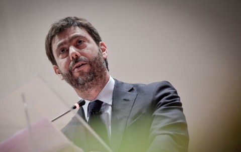 九游体育在线 -赛前利物浦调整名单以备欧超杯；防线松动环节打磨；压力陡增；更衣室氛围转暖的简单介绍